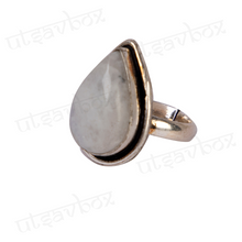 Load image into Gallery viewer, white moonstone ring