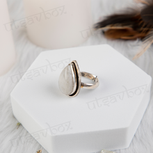 Load image into Gallery viewer, white moonstone ring
