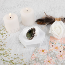 Load image into Gallery viewer, Labradorite RING