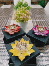 Load image into Gallery viewer, Lotus floral Tlight diya 6"