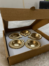 Load image into Gallery viewer, Metal Diya Set of 5 in a Box
